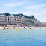 Joli Pres Du Front De * Cabourg