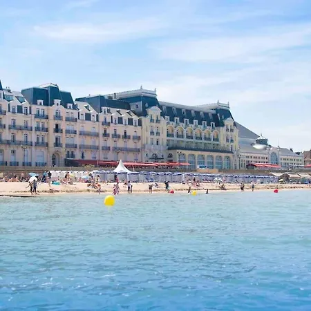 Joli Pres Du Front De * Cabourg